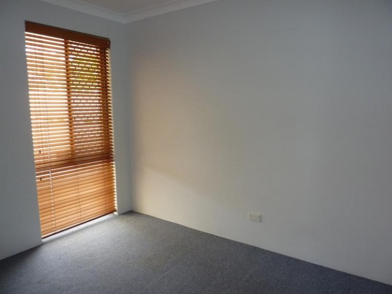 36 Kent Road, Marangaroo WA 6064