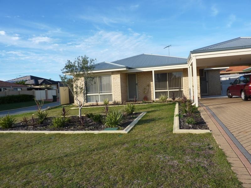 2 Auburn Close, Marangaroo WA 6064