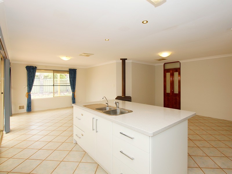 21 Gilroyd Loop, Ballajura WA 6066