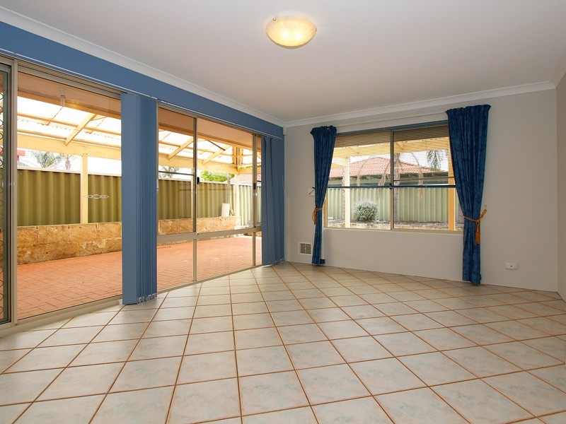 21 Gilroyd Loop, Ballajura WA 6066