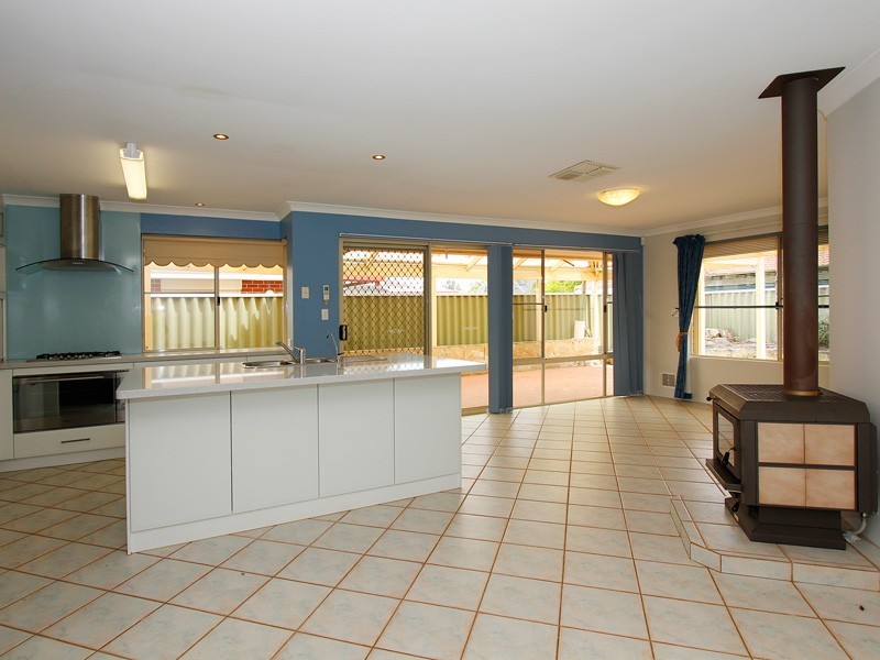 21 Gilroyd Loop, Ballajura WA 6066
