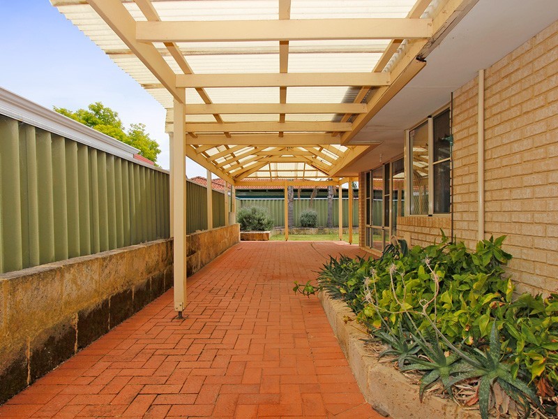 21 Gilroyd Loop, Ballajura WA 6066
