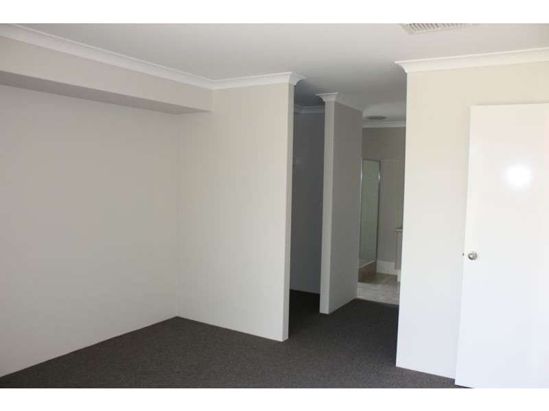 17 Monsanto Street, Landsdale WA 6065