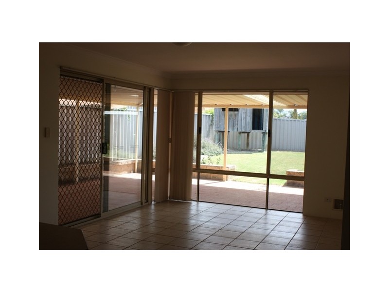 6 Deerina Green, Alexander Heights WA 6064