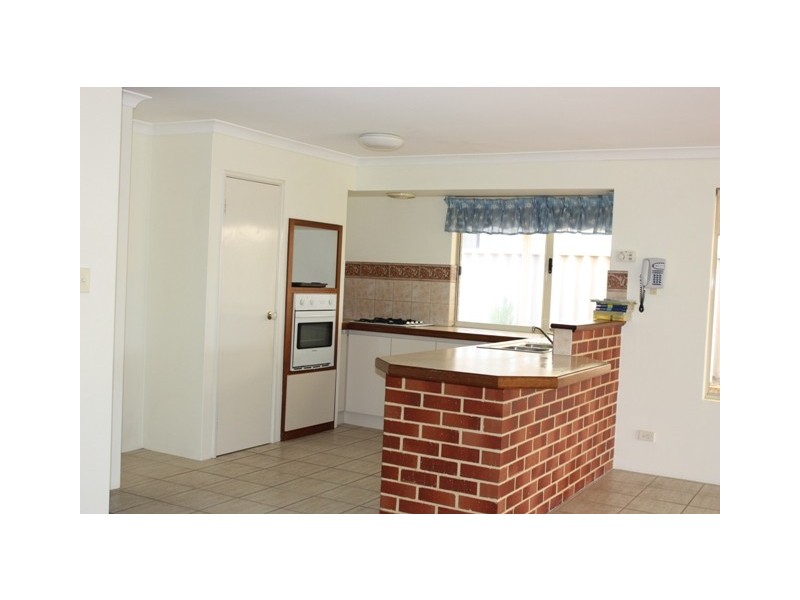 6 Deerina Green, Alexander Heights WA 6064