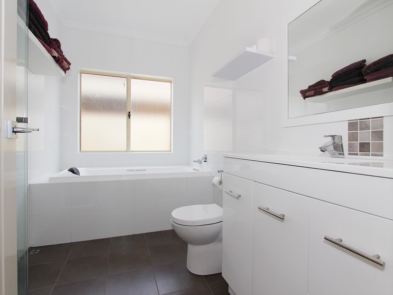 51 Boscastle Way, Darch WA 6065