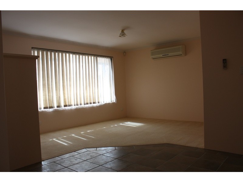 8 Benia Rise, Alexander Heights WA 6064