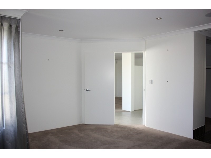 406 Kingsway, Landsdale WA 6065