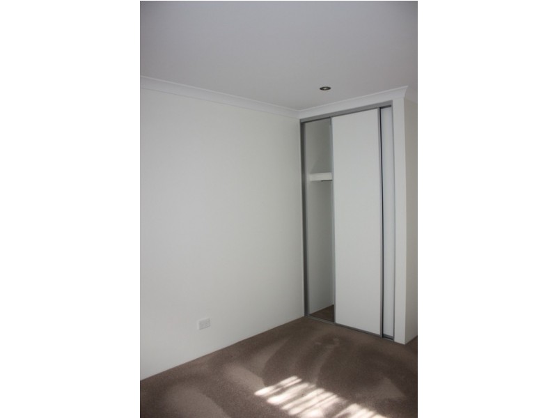 406 Kingsway, Landsdale WA 6065