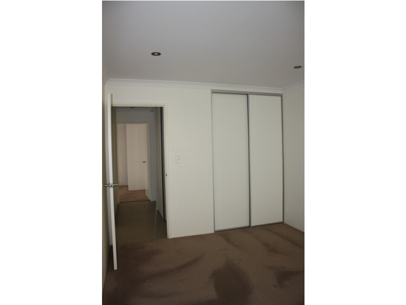 406 Kingsway, Landsdale WA 6065