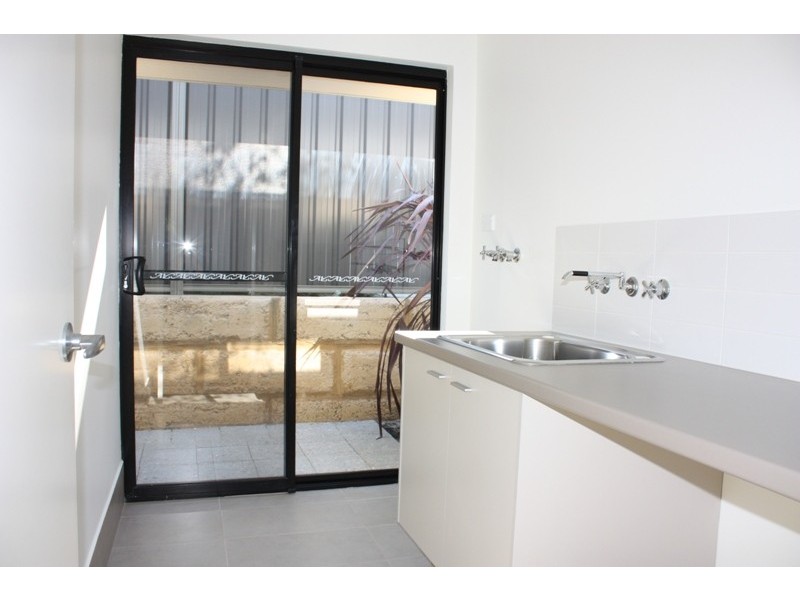 406 Kingsway, Landsdale WA 6065