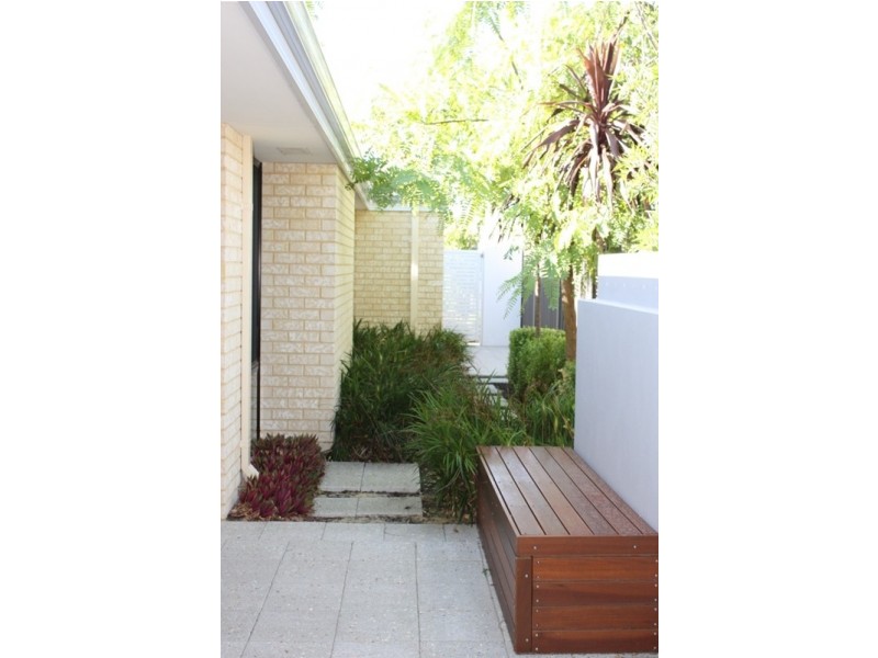 406 Kingsway, Landsdale WA 6065