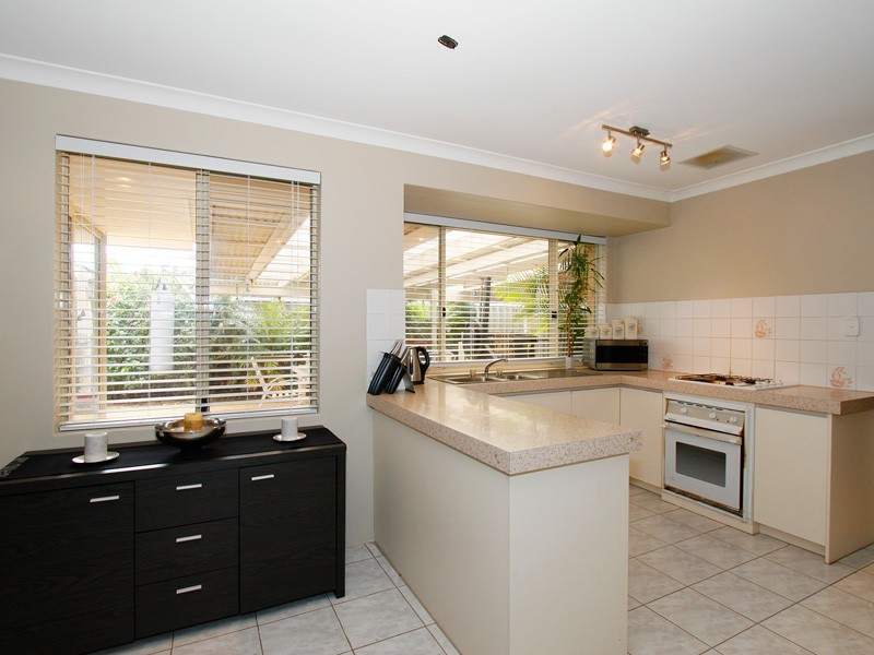 10 Arches Loop, Ballajura WA 6066
