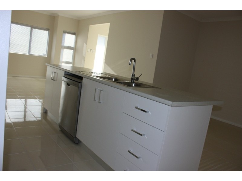 3/6 Bologna Vista, Landsdale WA 6065