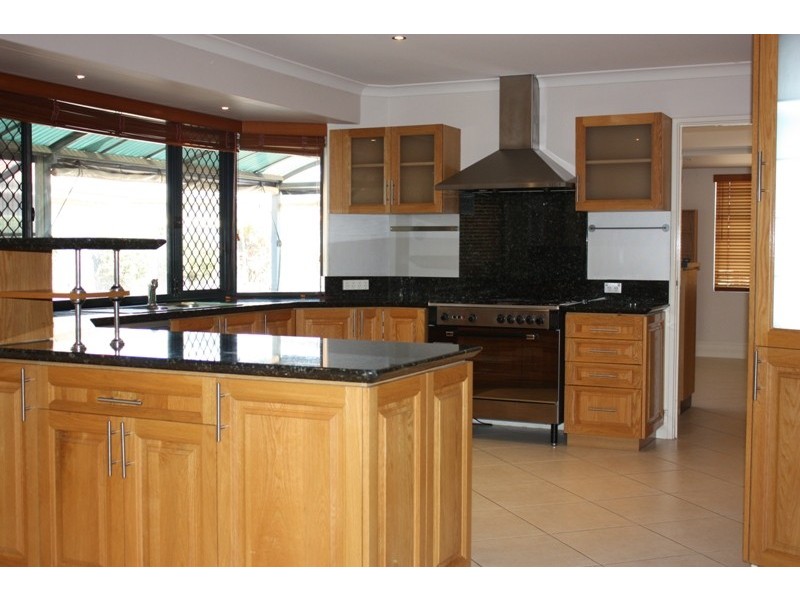 40 Valleyview Drive, Landsdale WA 6065