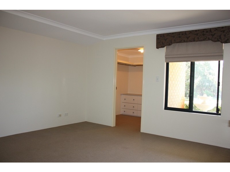 40 Valleyview Drive, Landsdale WA 6065