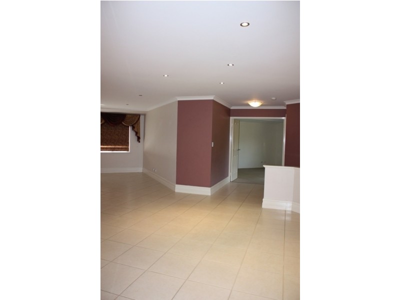 40 Valleyview Drive, Landsdale WA 6065