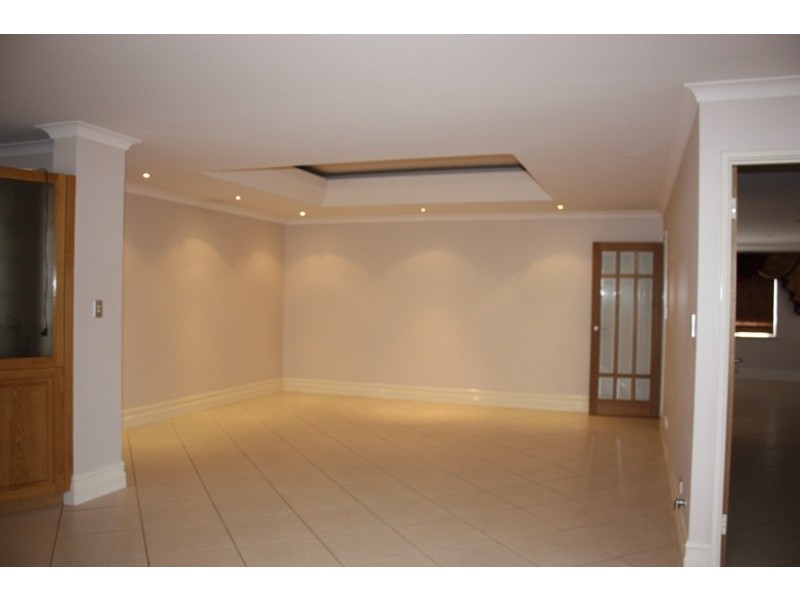 40 Valleyview Drive, Landsdale WA 6065