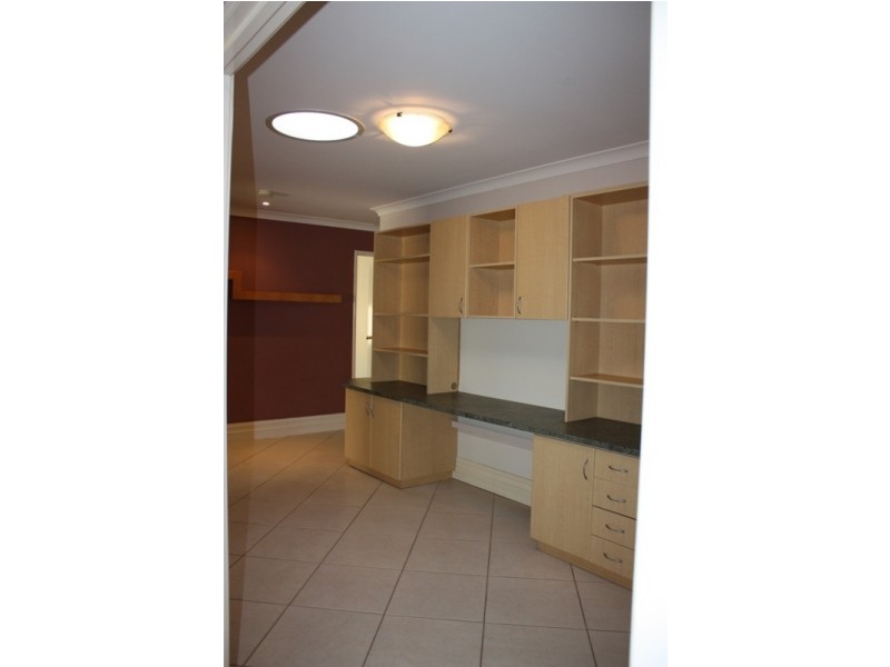 40 Valleyview Drive, Landsdale WA 6065