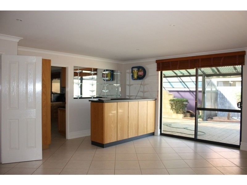 40 Valleyview Drive, Landsdale WA 6065