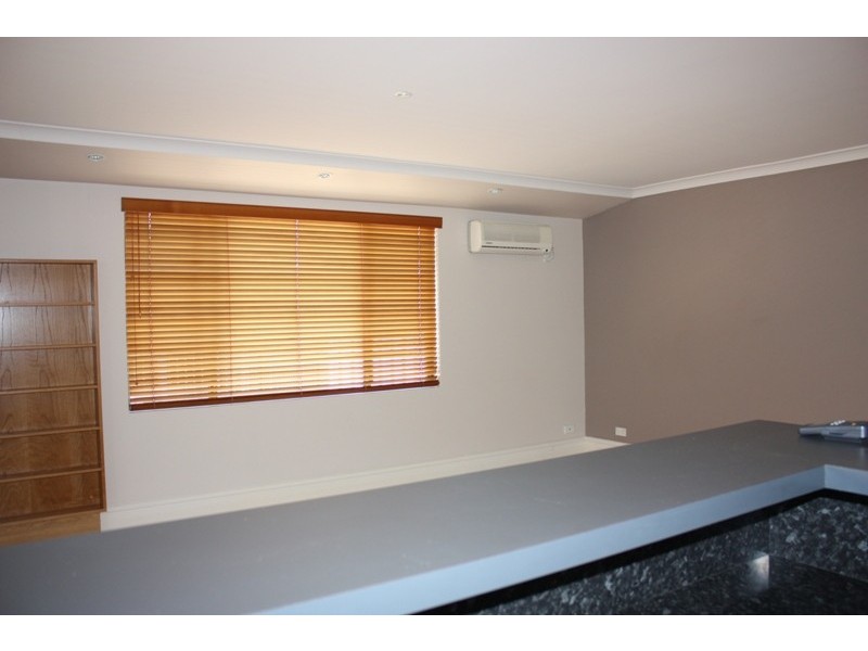 40 Valleyview Drive, Landsdale WA 6065