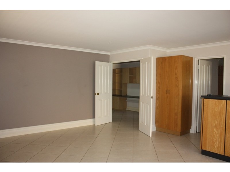 40 Valleyview Drive, Landsdale WA 6065