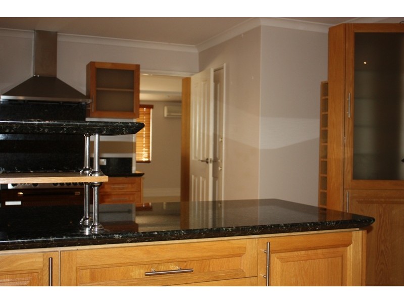 40 Valleyview Drive, Landsdale WA 6065