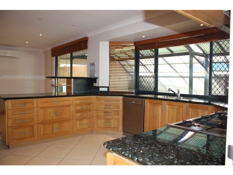 40 Valleyview Drive, Landsdale WA 6065