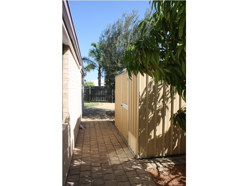 40 Valleyview Drive, Landsdale WA 6065