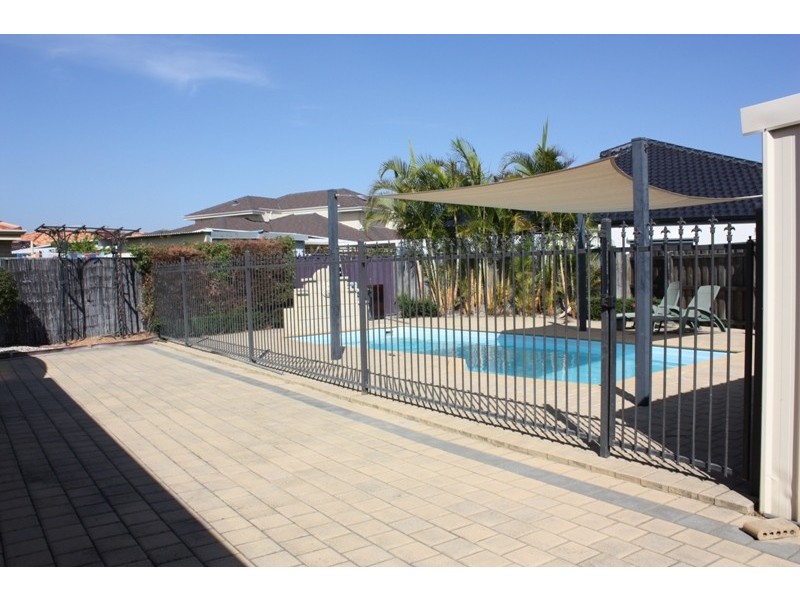 40 Valleyview Drive, Landsdale WA 6065