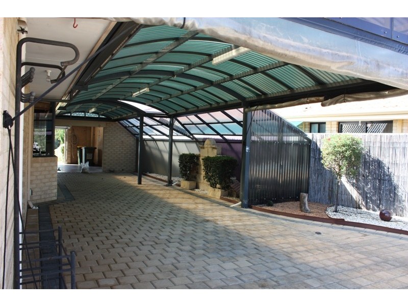 40 Valleyview Drive, Landsdale WA 6065