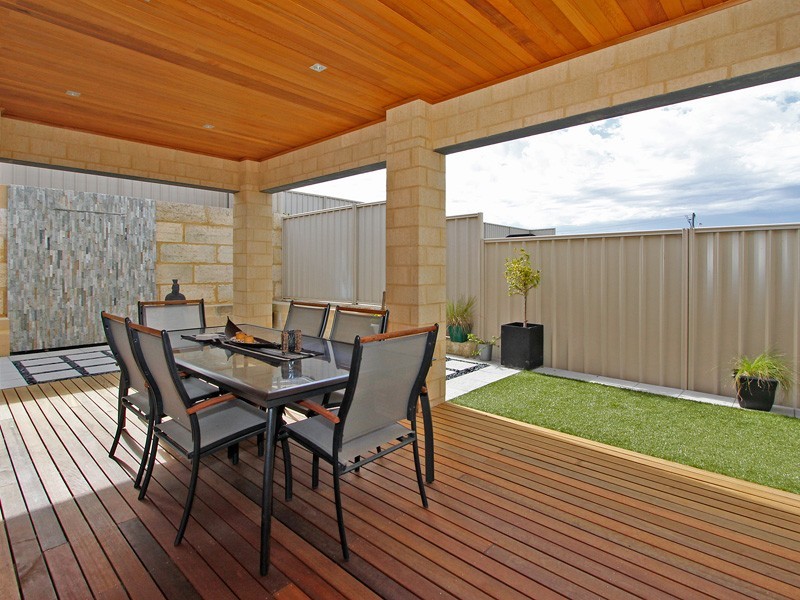 51 Boscastle Way, Darch WA 6065