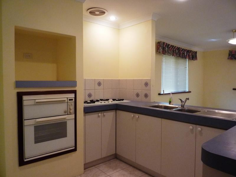 4 Emblem Loop, Alexander Heights WA 6064