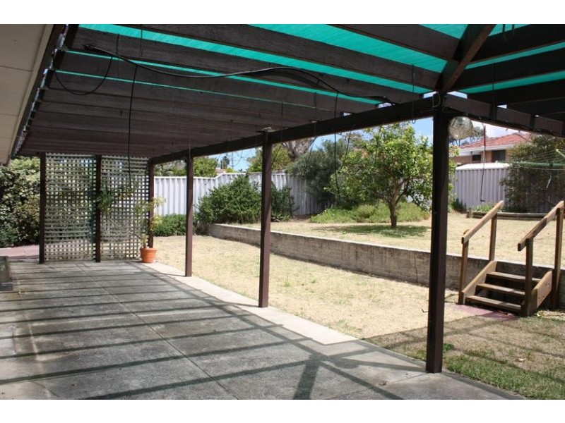 13 Denston Way, Girrawheen WA 6064