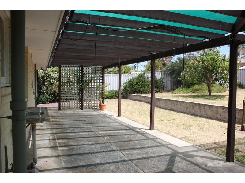 13 Denston Way, Girrawheen WA 6064