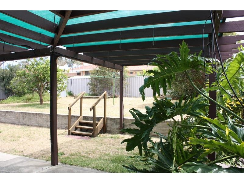 13 Denston Way, Girrawheen WA 6064