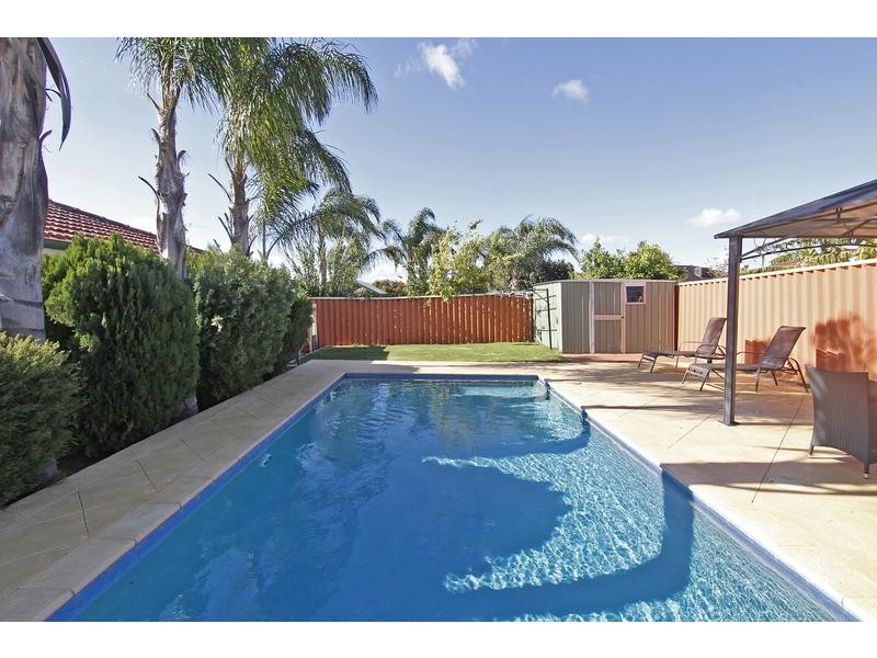 11 Bartle Lane, Alexander Heights WA 6064