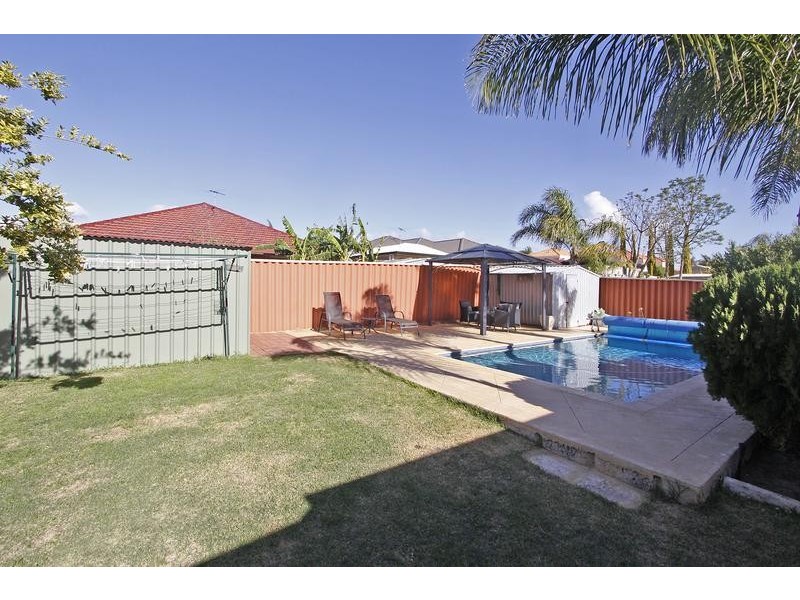 11 Bartle Lane, Alexander Heights WA 6064