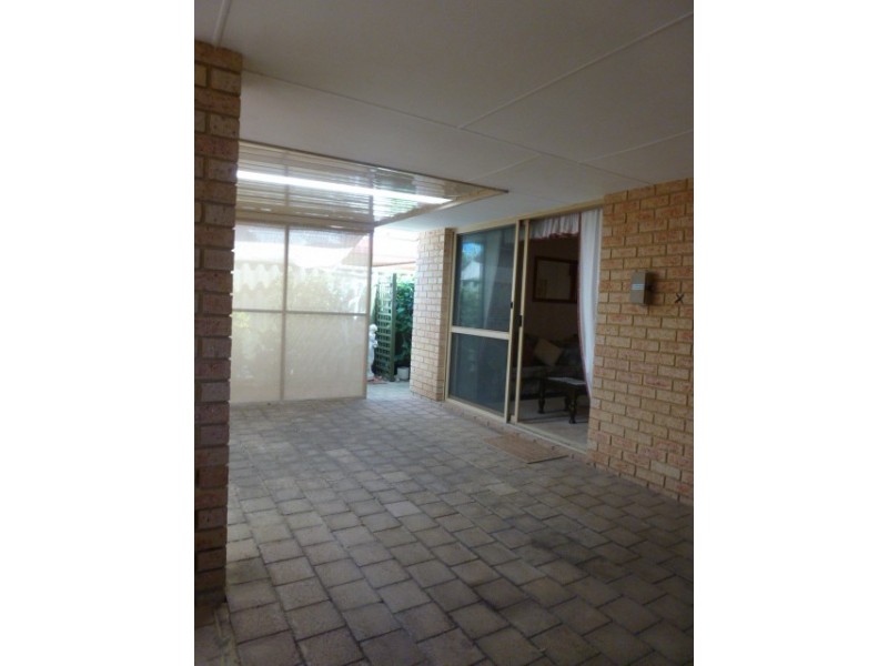 2 Josephine Way, Alexander Heights WA 6064