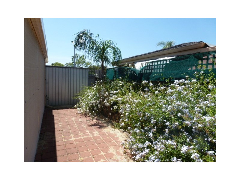 2 Josephine Way, Alexander Heights WA 6064
