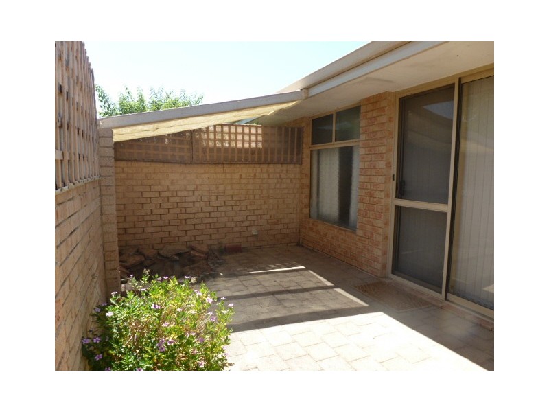 2 Josephine Way, Alexander Heights WA 6064