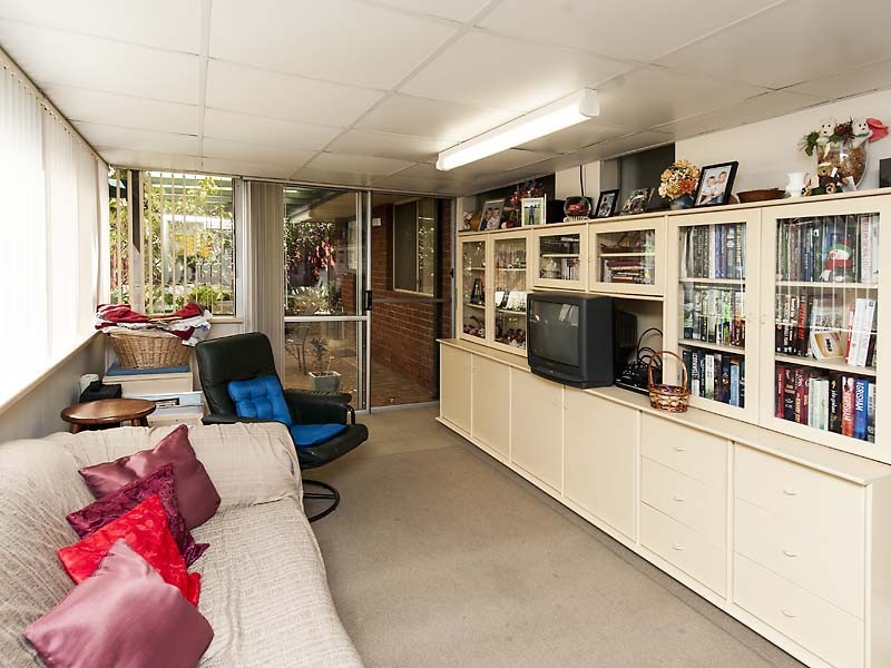 15 Althorne Way, Girrawheen WA 6064