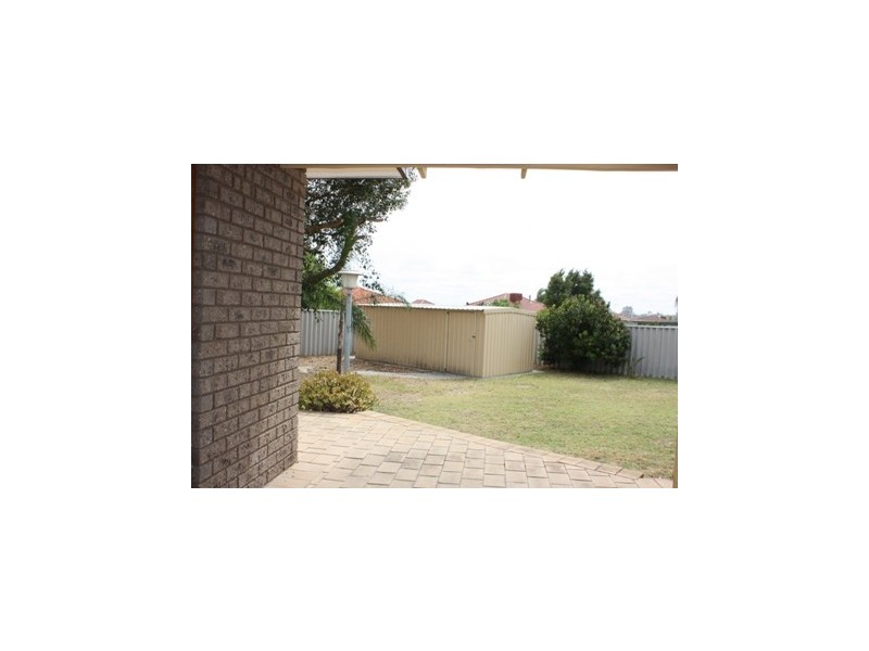 19 Drevon Place, Marangaroo WA 6064