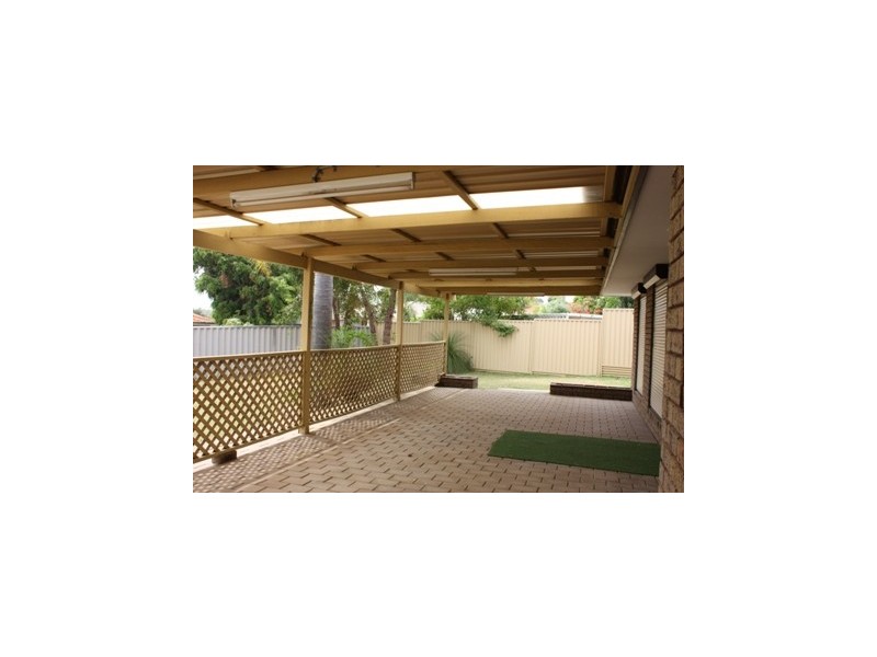 19 Drevon Place, Marangaroo WA 6064