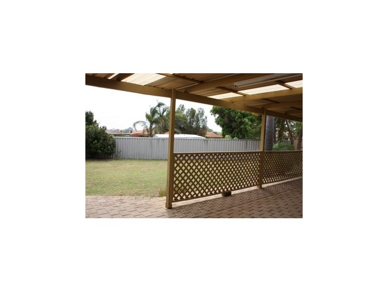 19 Drevon Place, Marangaroo WA 6064