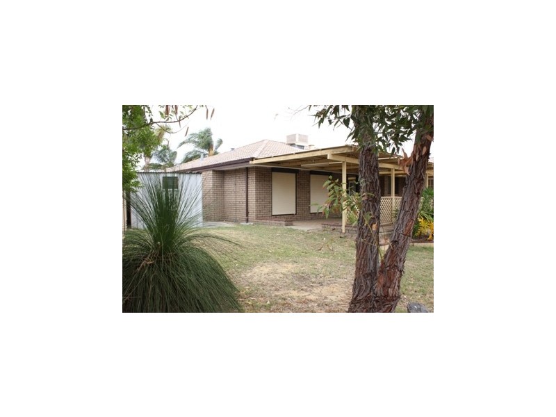 19 Drevon Place, Marangaroo WA 6064