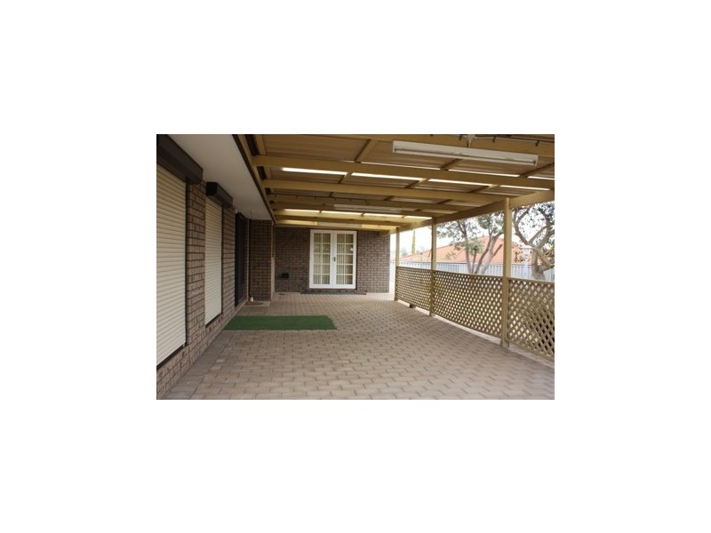 19 Drevon Place, Marangaroo WA 6064