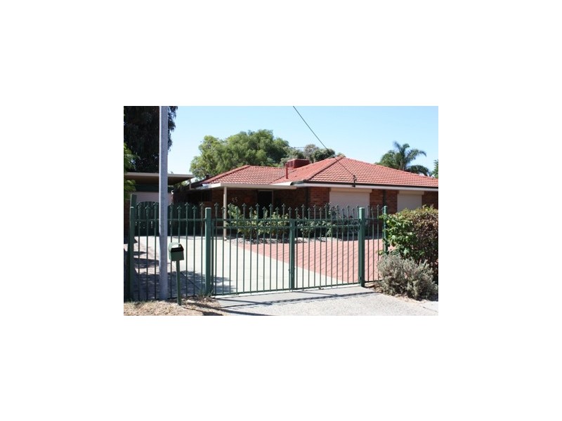 33 Tendring Way, Girrawheen WA 6064