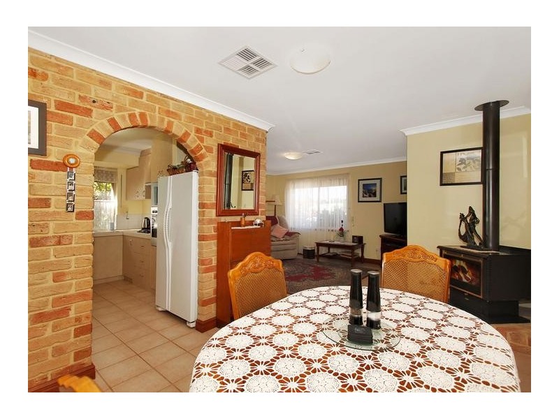 1/15 Bredgar Way, Marangaroo WA 6064