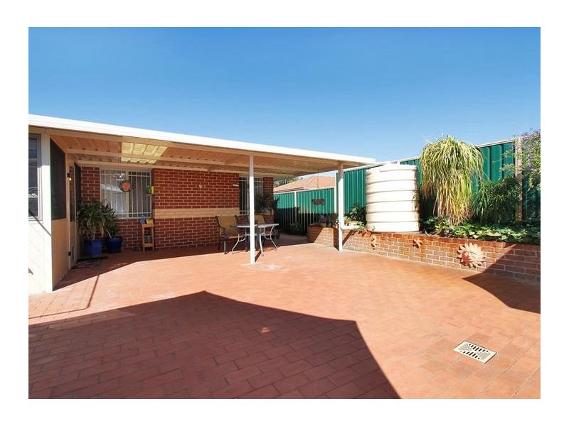 1/15 Bredgar Way, Marangaroo WA 6064